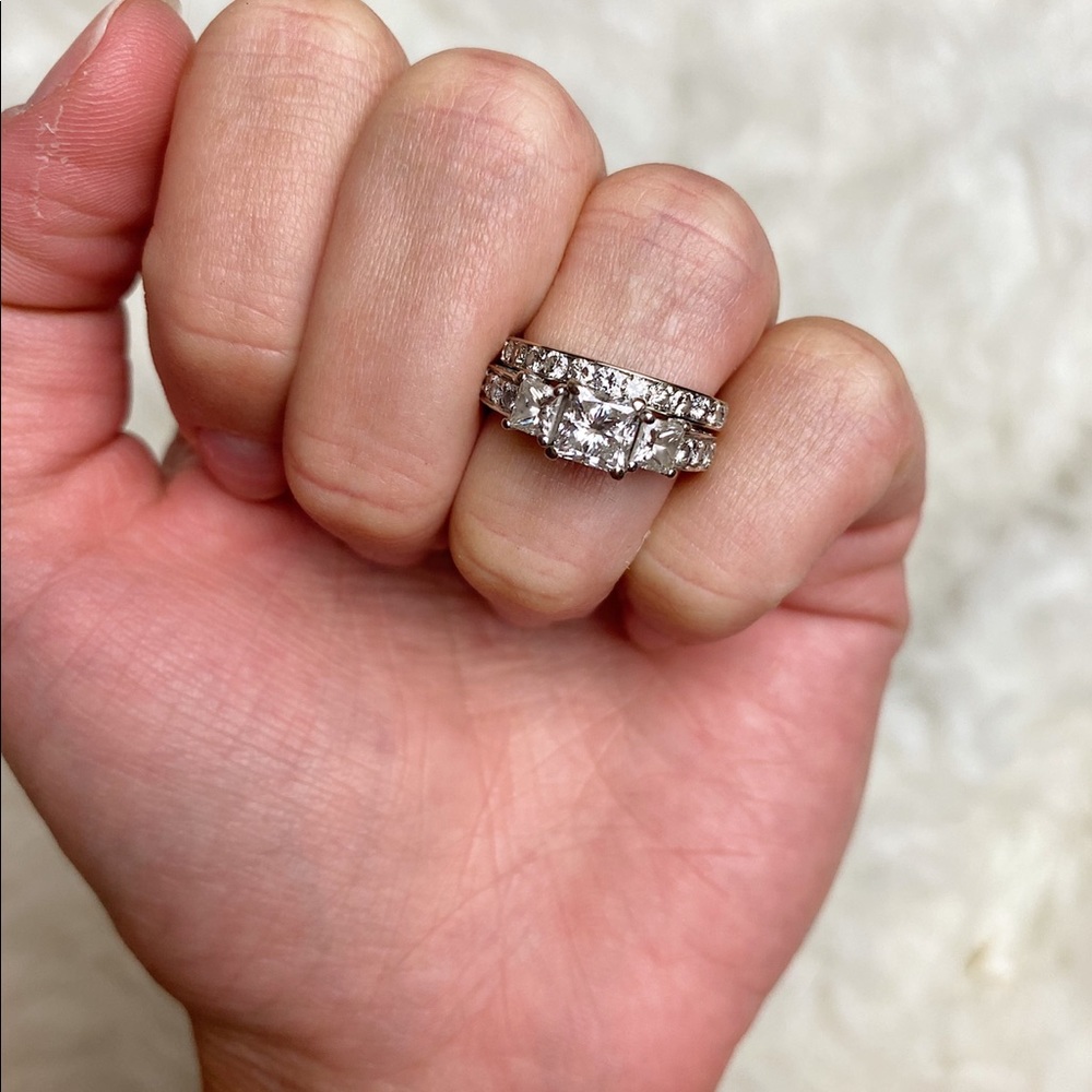 Diamond wedding engagement ring and matching band